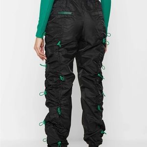 NYLON BUNGEE RUCHED CARGO PANTS - BLACK/GREEN